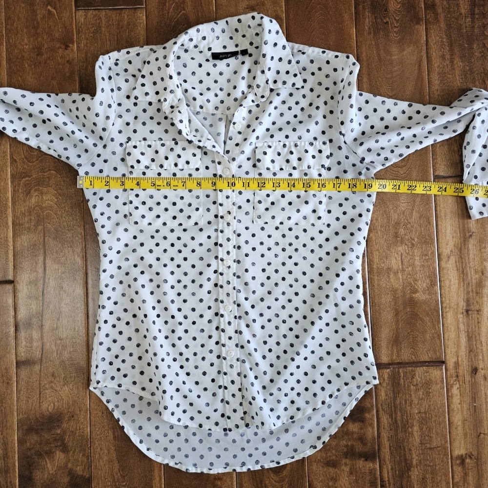 Apt. 9 silky blouse size S - Picture 6 of 11